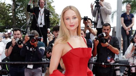 jennifer lawrence nudr|Jennifer Lawrence Bares It All and Flaunts Fully Naked Body in